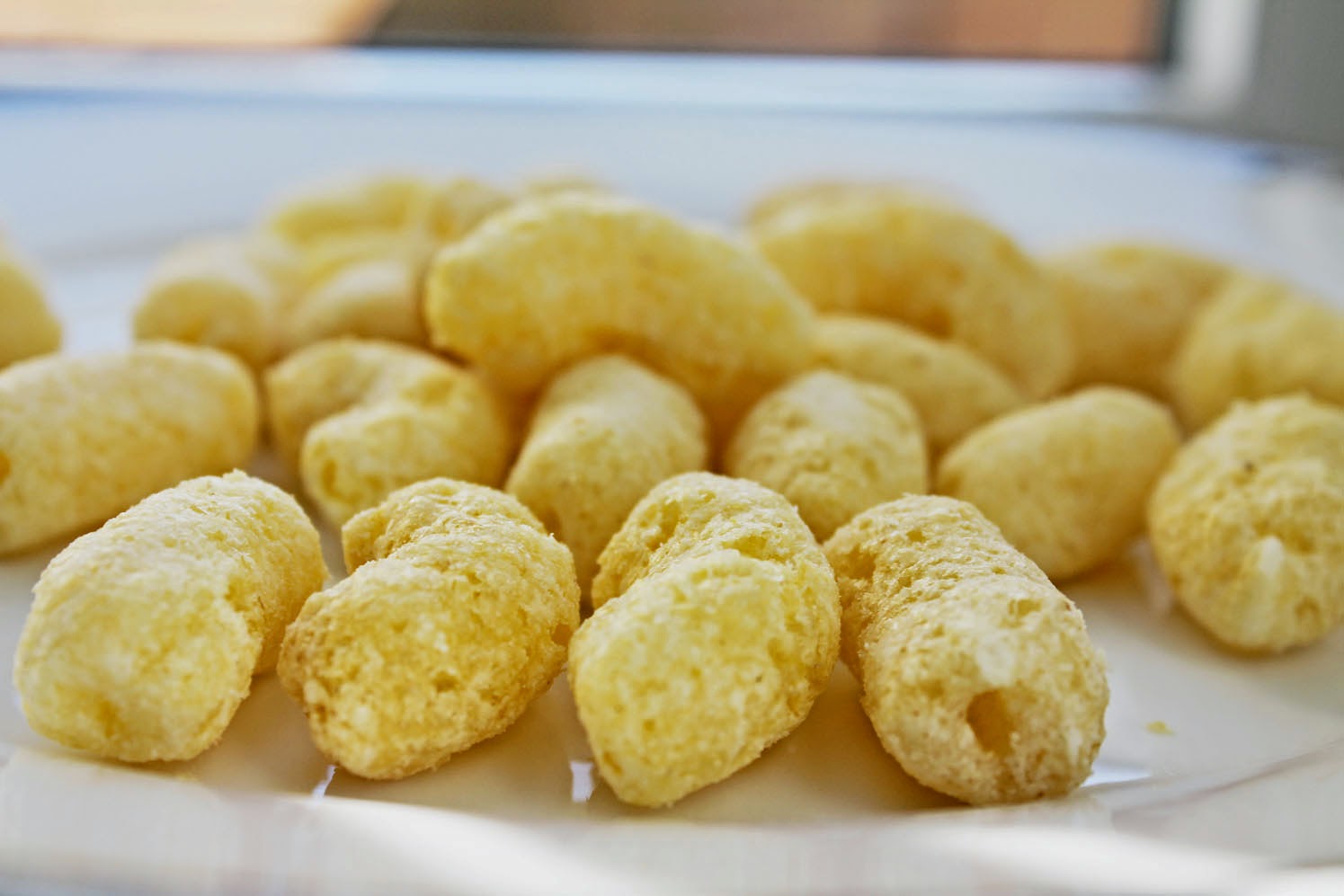 Healthy Packaged Snacks Review Snikiddy Baked Mac N Cheese Puffs Healthy Snacks for Work