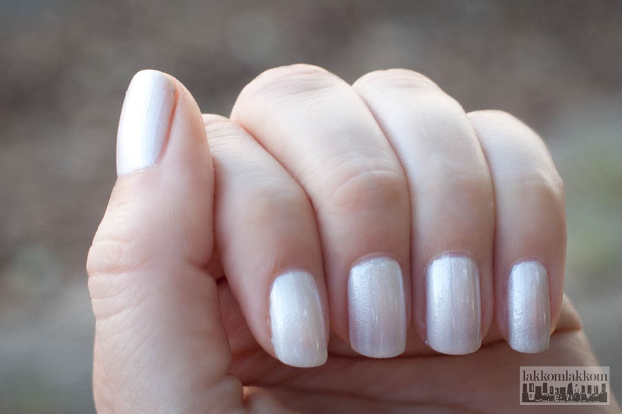 Teszt Essence Sparkling water lily (96) lakkom, lakkom