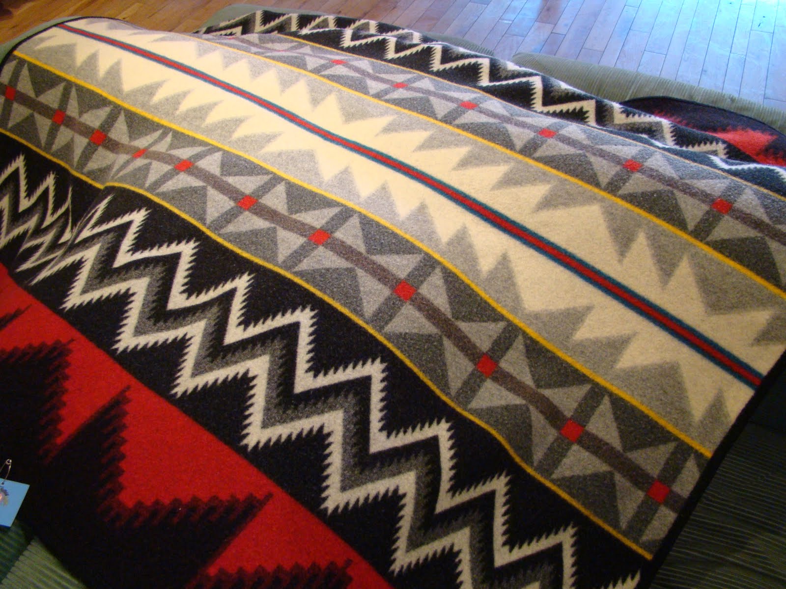HOUSE OF VINTAGE BLANKETS & QUILTS