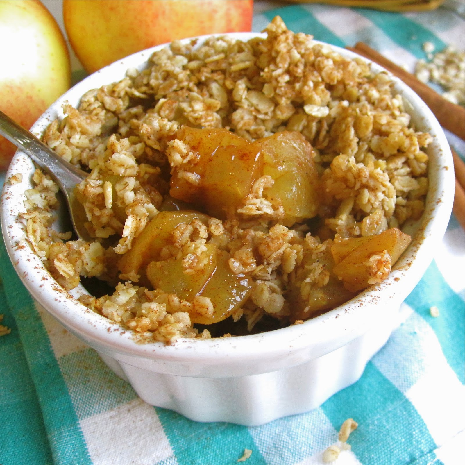 {VIDEO} 5Minute Microwave Apple Crisp in a Mug (with sugarfree
