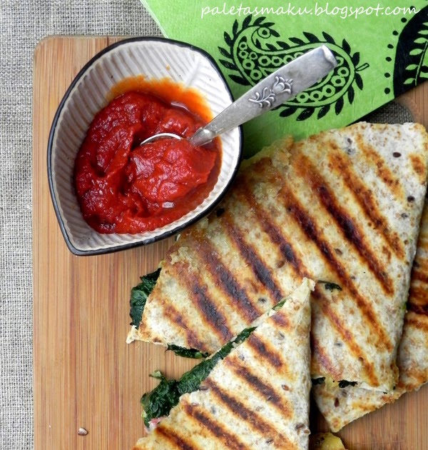Paleta Smaku Quesadillas grillowane kanapki ze szpinakiem, salami i serem camembert