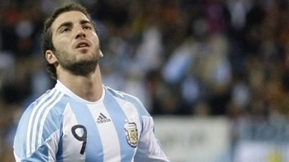 ¿ Trueque de Higuaín por Tévez ? ¿ Trueque de Higuaín por Tévez ?