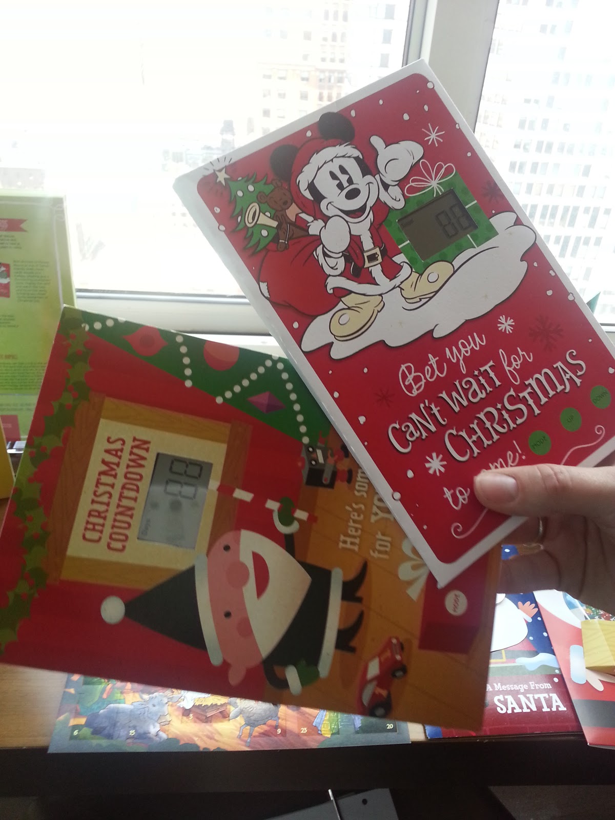 Hallmark Store Hours Day After Christmas 2012