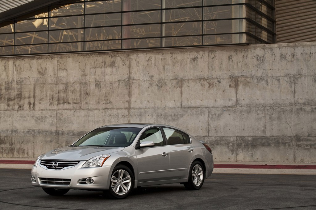 Fourth Generation Nissan Altima Car Review 2012 and Pictures Auto