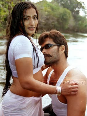 Hot Desi Aunty Actress Girls Images Sex Pics Mallu aunty boobs press very photo