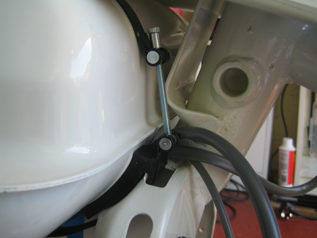 Lambretta Restoration Fitting the petrol tank