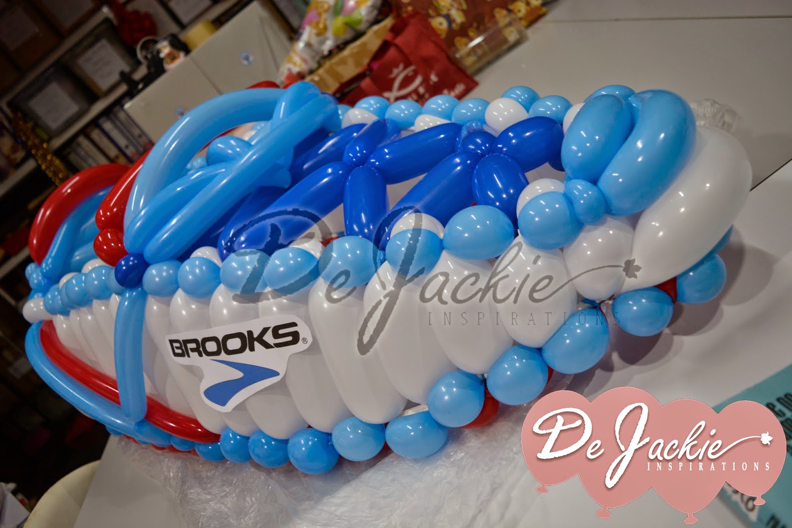 Balloon decorations for weddings, birthday parties, balloon sculptures