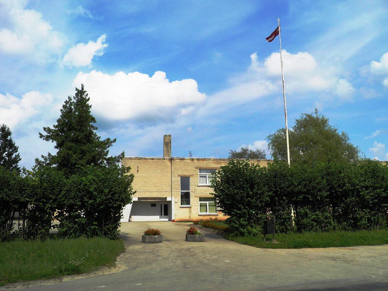 Valles vidusskola - 1 (Foto Aleksandrs Timofejevs. 2010. gada 10. augustā)