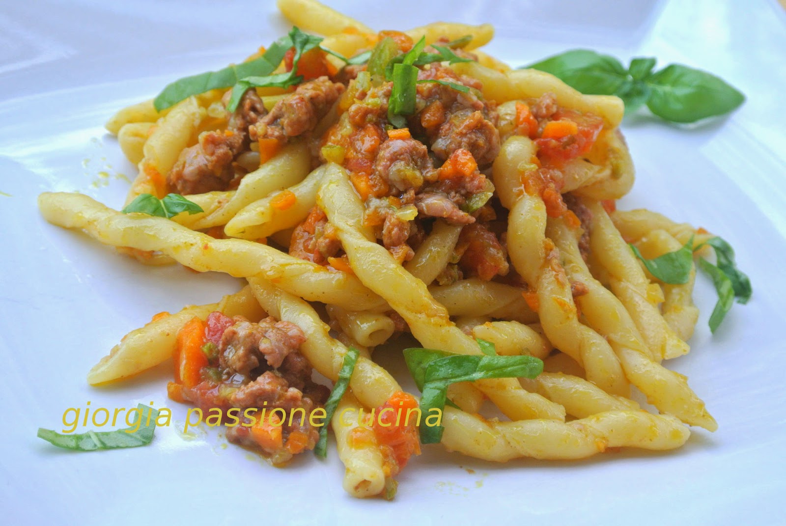 passione cucina fusilli napoletani con salsiccia piccante