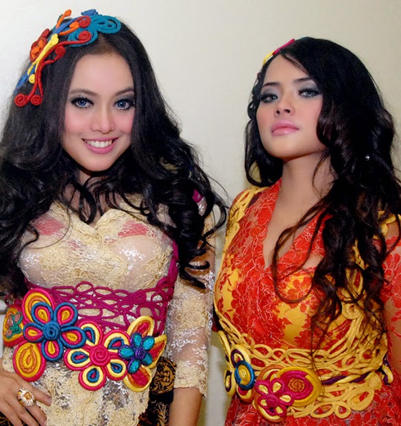 Foto Cantik Duo Sabun Colek Terbaru Foto Cantik Duo Sabun Colek Terbaru