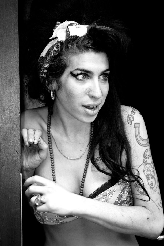 Cool Gadgets: Amy Winehouse wallpapers