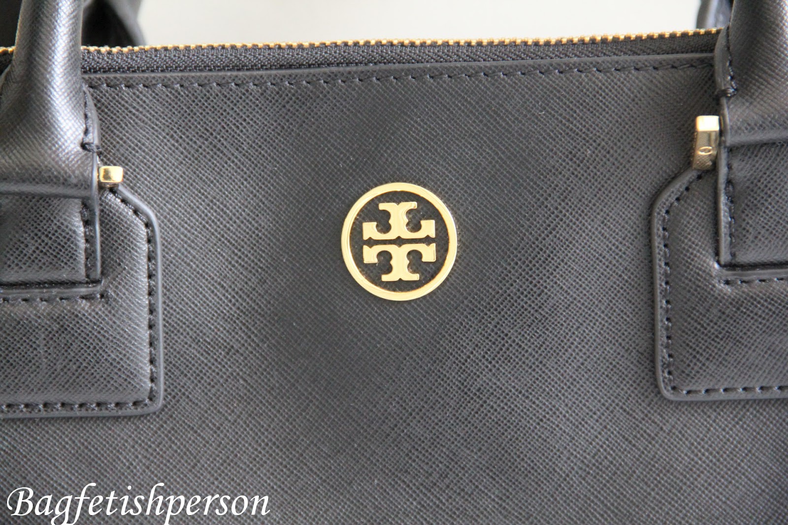 Sydney's Fashion Diary: Review: Tory Burch Robinson Double-zip
