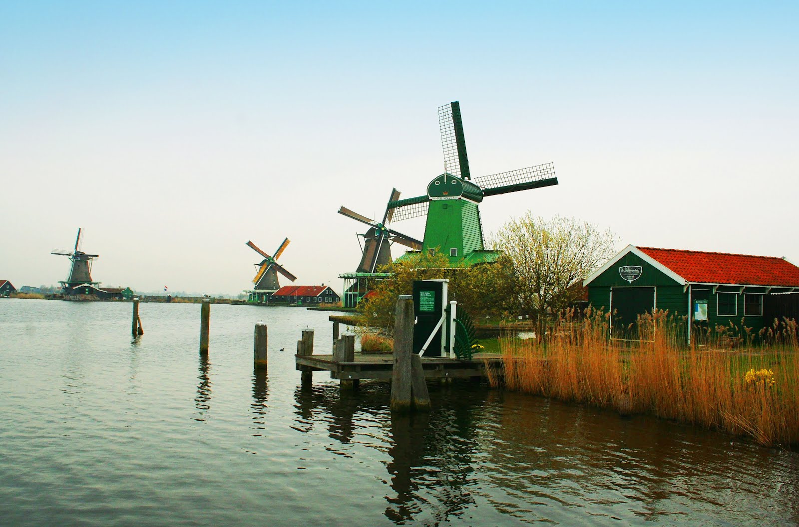BANCO DE IMÁGENES: Molinos de viento en Holanda - Windmills in Holland