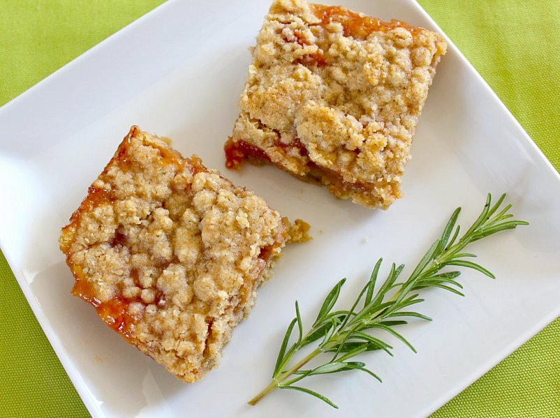 SPCookieQueen NectarineRosemary Crumb Bars Summer Concert Grub