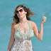 Hollywood Hot Kelly Brook Relexing in Miami