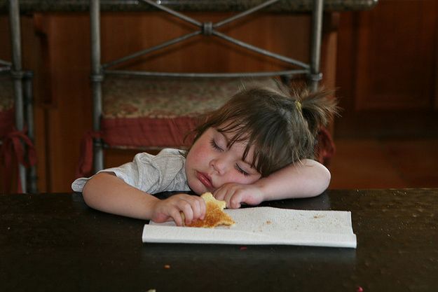 Foto-foto Lucu Bayi Tertidur Saat Sedang Makan [ www.BlogApaAja.com ]