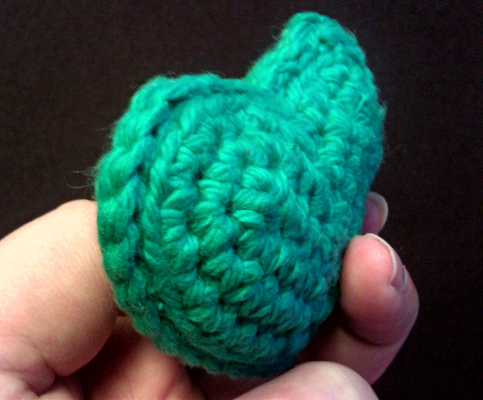 Puffy heart ornament, mobile, or applique! FREE PATTERN