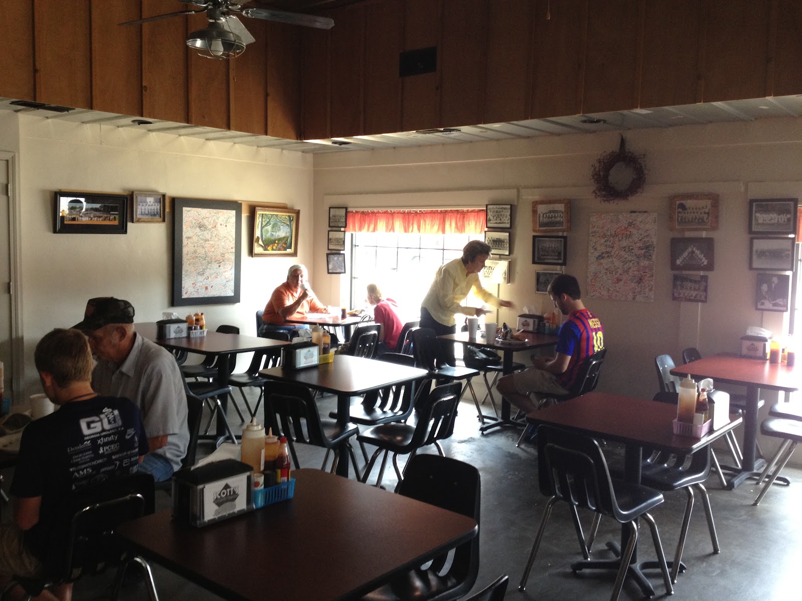 The Barbecue Hunt Scott's WalkUp BarBQ (Cartersville, GA)