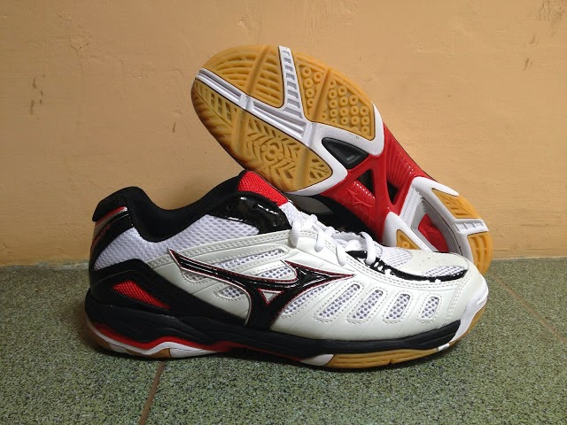 mizuno wave rally 4