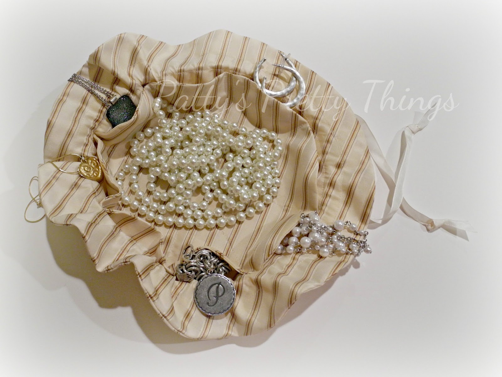 Patty Antle's Prettys Sew a Jewelry Pouch