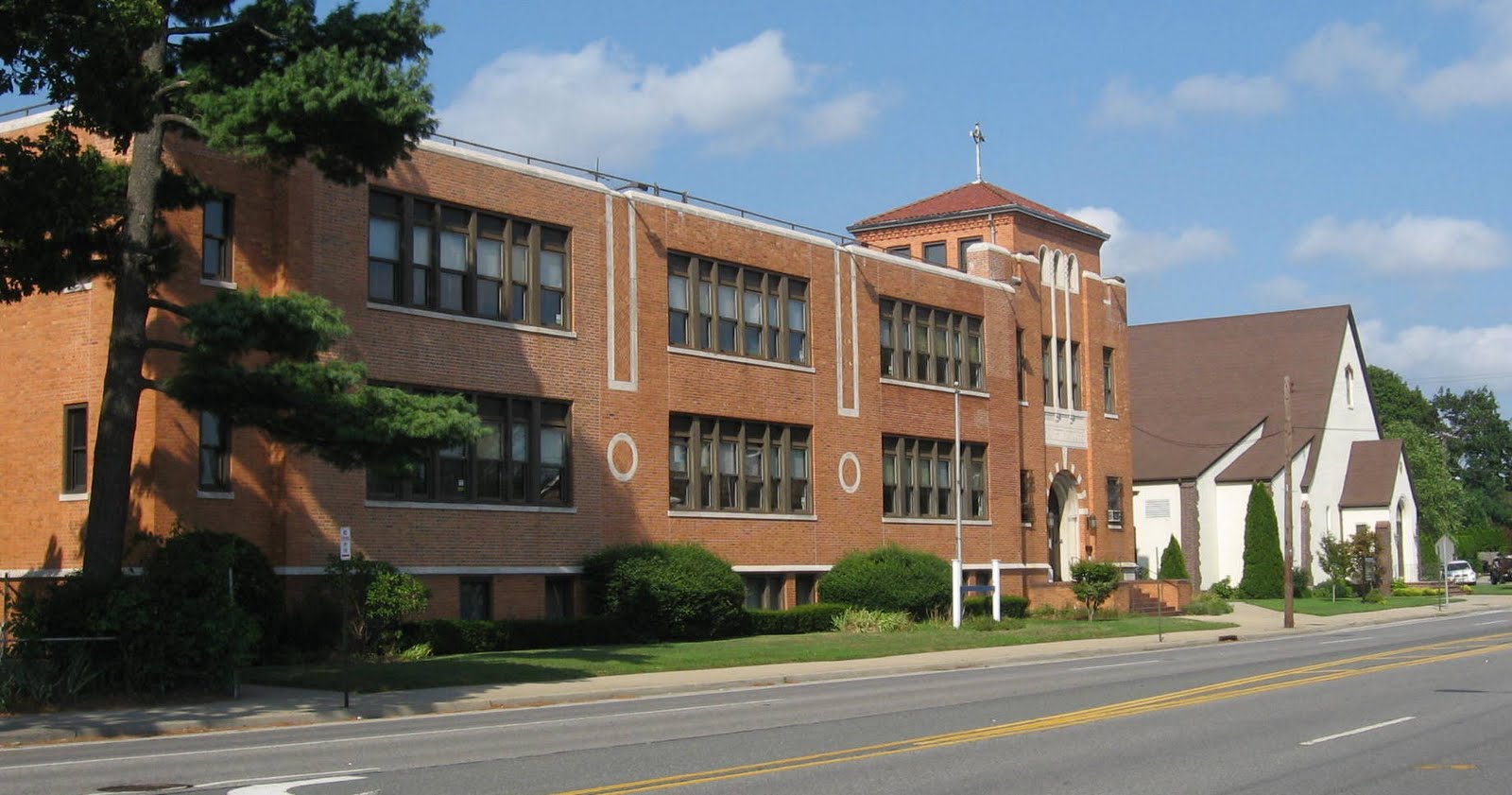Nassau County N.Y. Catholic St. Martin of Tours, Bethpage