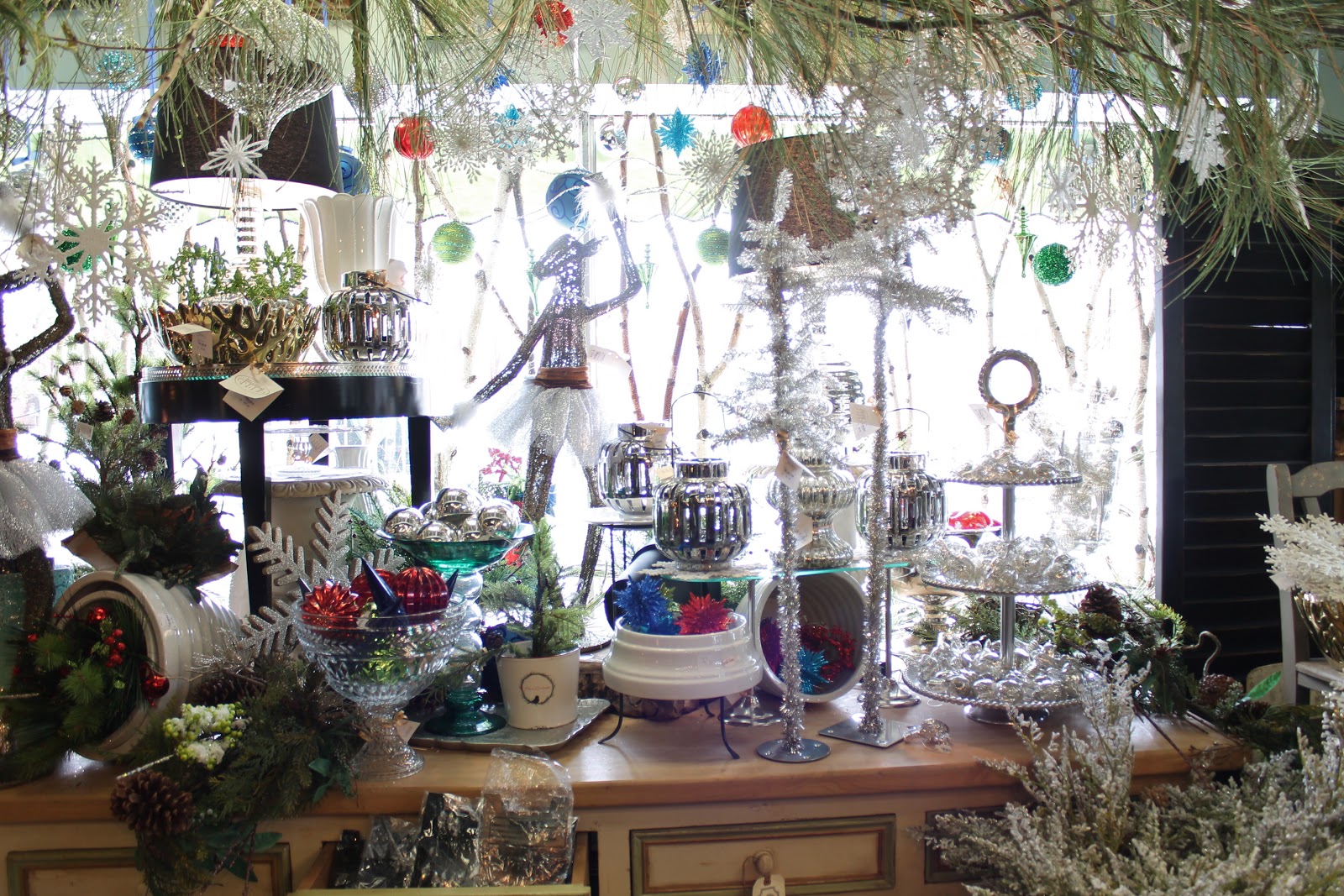 12th and White Nell Hill's at Christmas