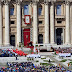 FRANCISCO CELEBRÓ EL Domingo de Ramos ante una multitud; saludó desde el Papamóvil