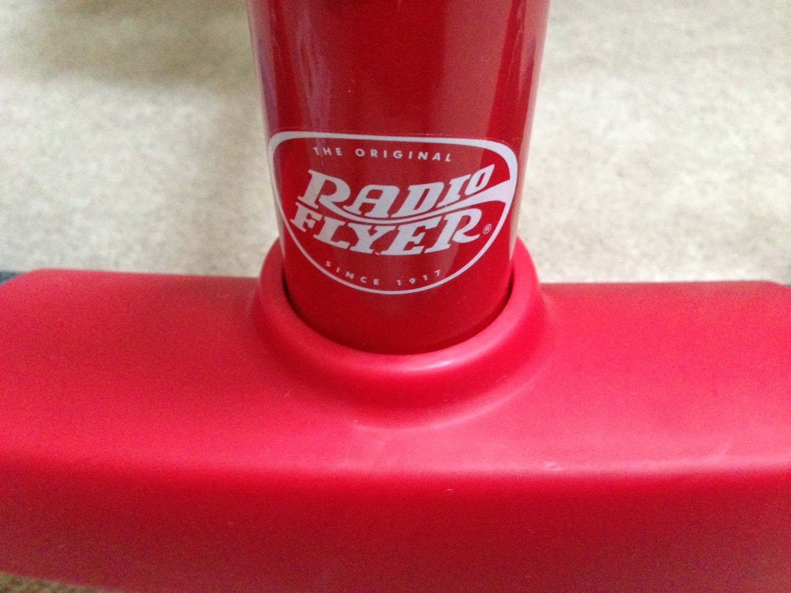 More 4 Mom Wiggle, giggle and ziggle Radio Flyer Ziggle, review