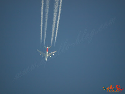 Avion cu teleobiectiv