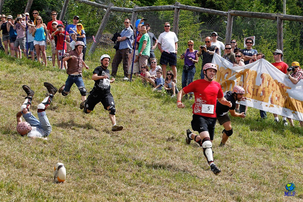 Gente y Costumbres THE CHEESE ROLLING. Los locos del queso.