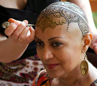 نقره لتكبير أو تصغير الصورة ونقرتين لعرض الصورة في صفحة مستقلة بحجمها الطبيعي