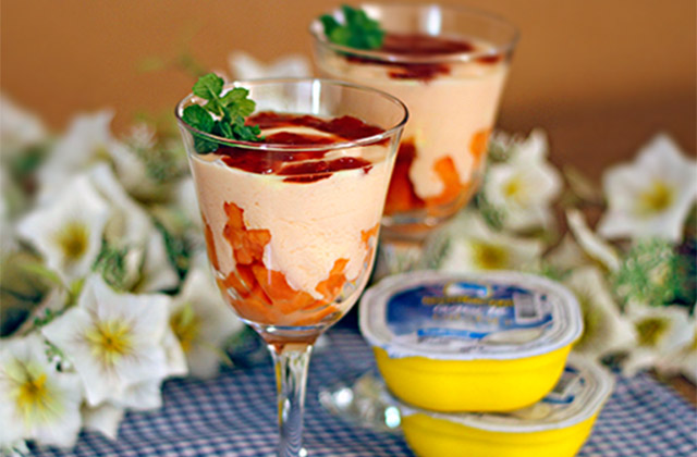 Creme de Mamão com Calda de Morango