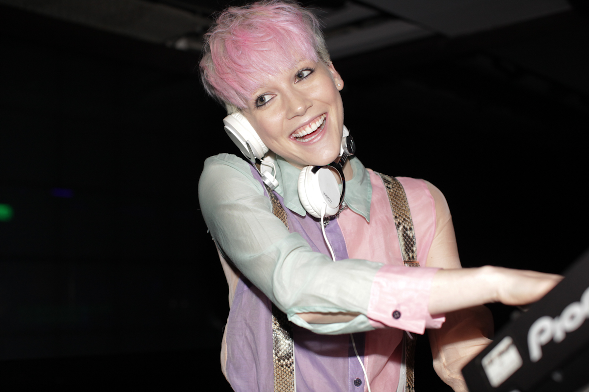 Dj Eve
