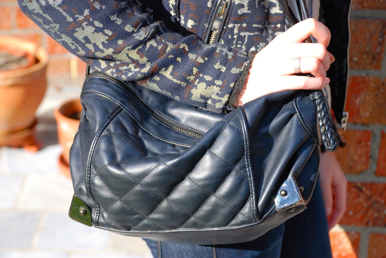 Polished Cats Outfit Stylish in Jeans