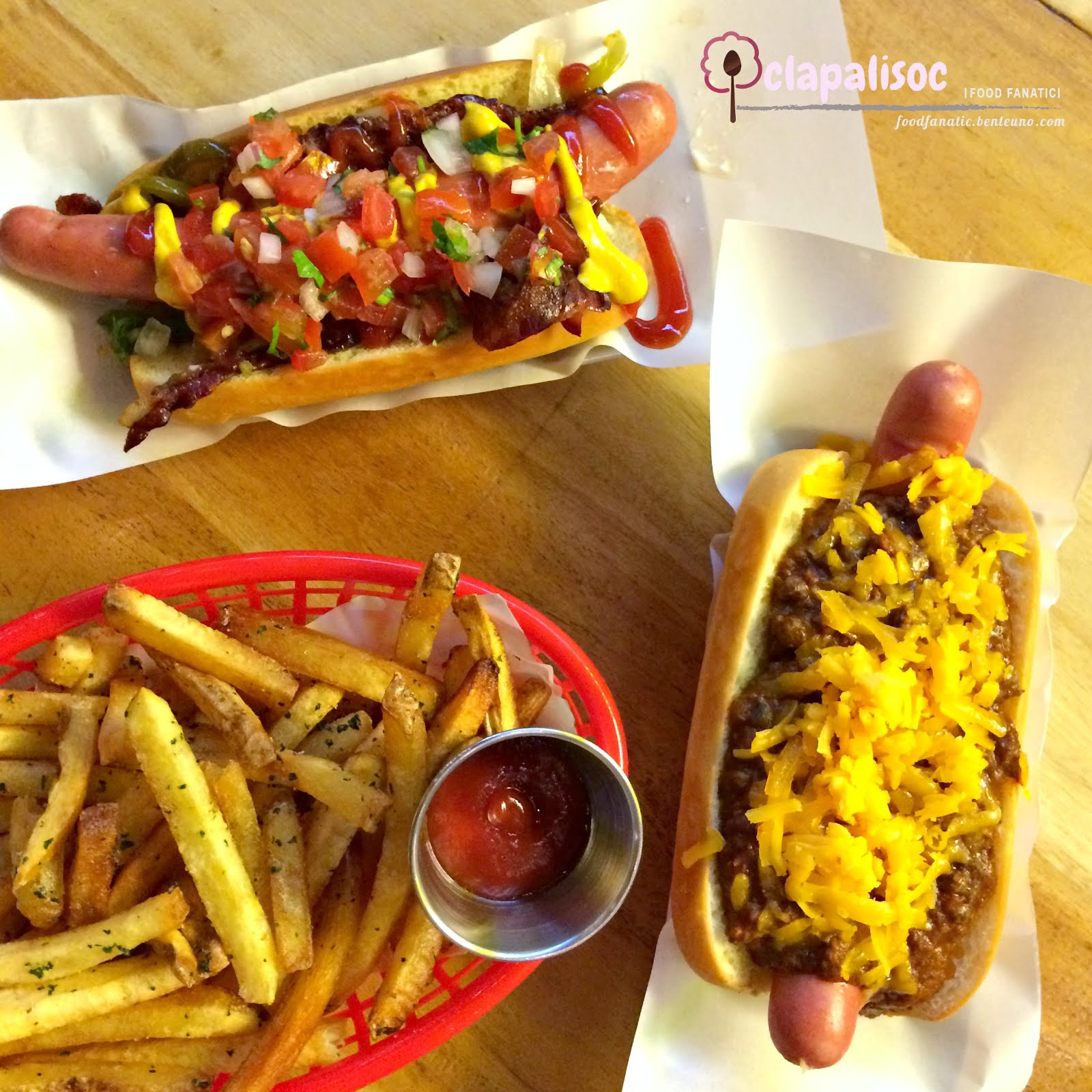 Pink's Hot Dogs from LA hits Manila! foodfanaticph by clapalisoc