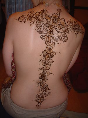 Henna Tattoo For Girls To Look Classic!