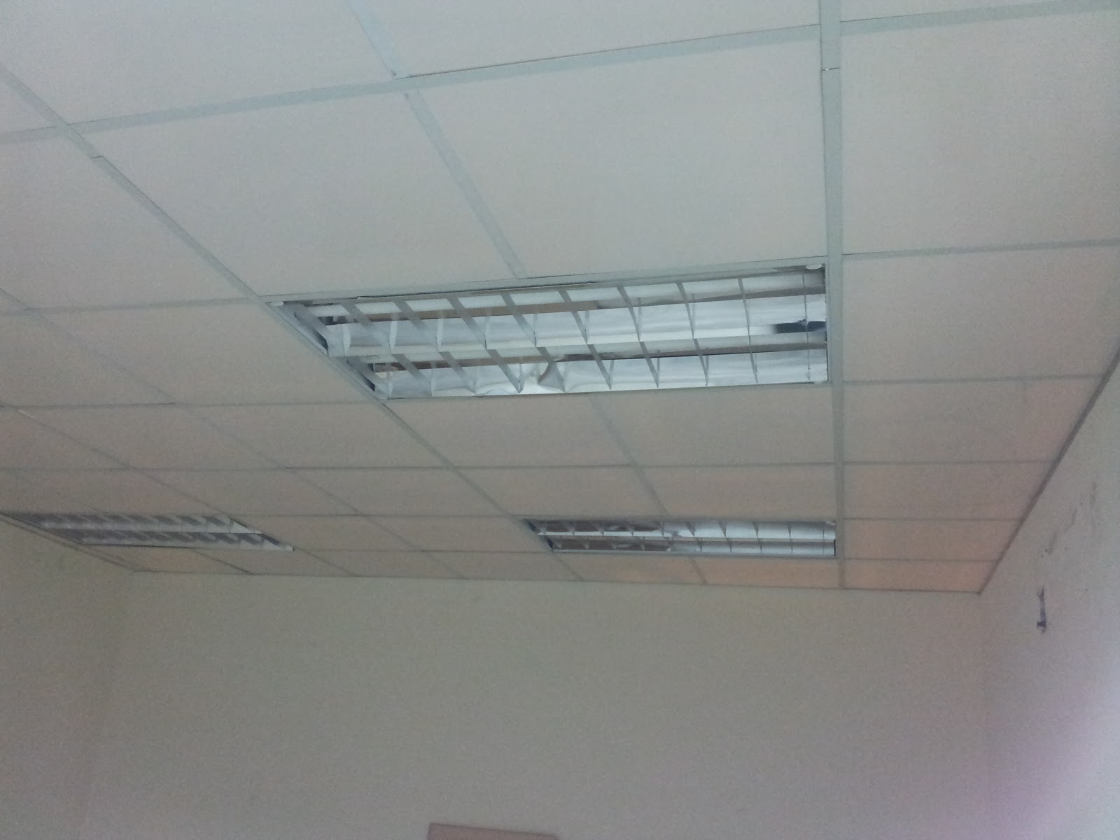 Edde Interior Design And Supplies 宜得室内设计与供应商 Waterproof