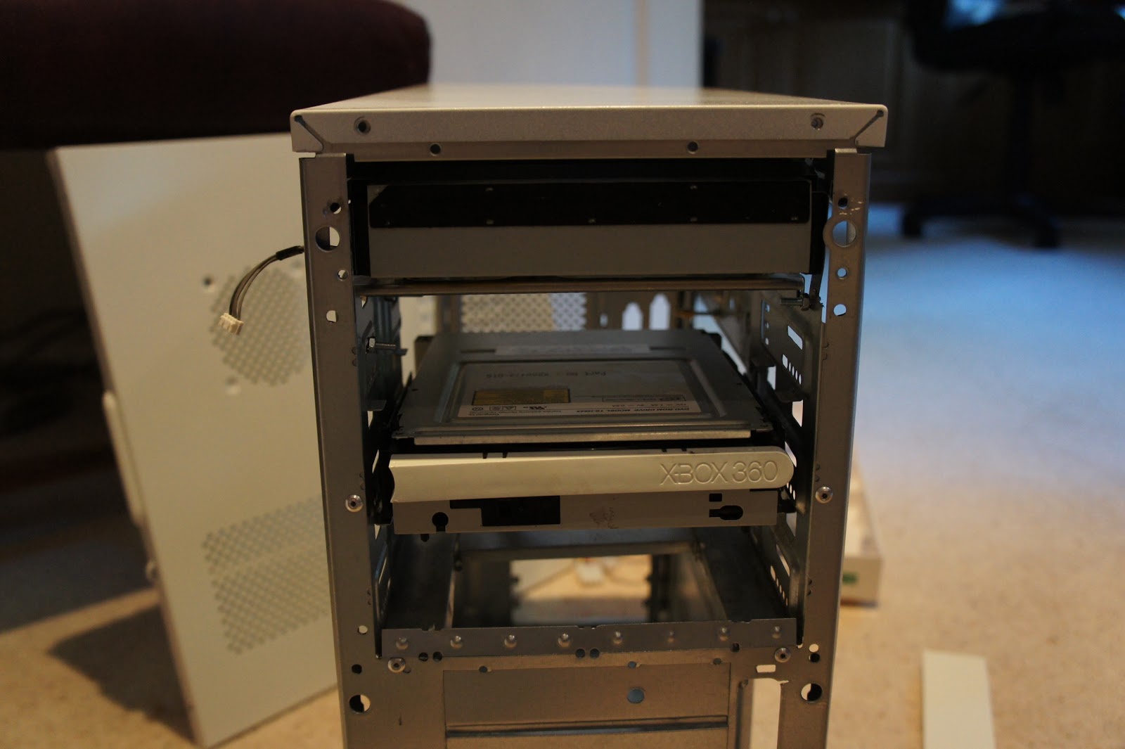 Creation of the Xbox 360 and PS3 in a PC case mod Xbox 360 PS3 PC Case mod