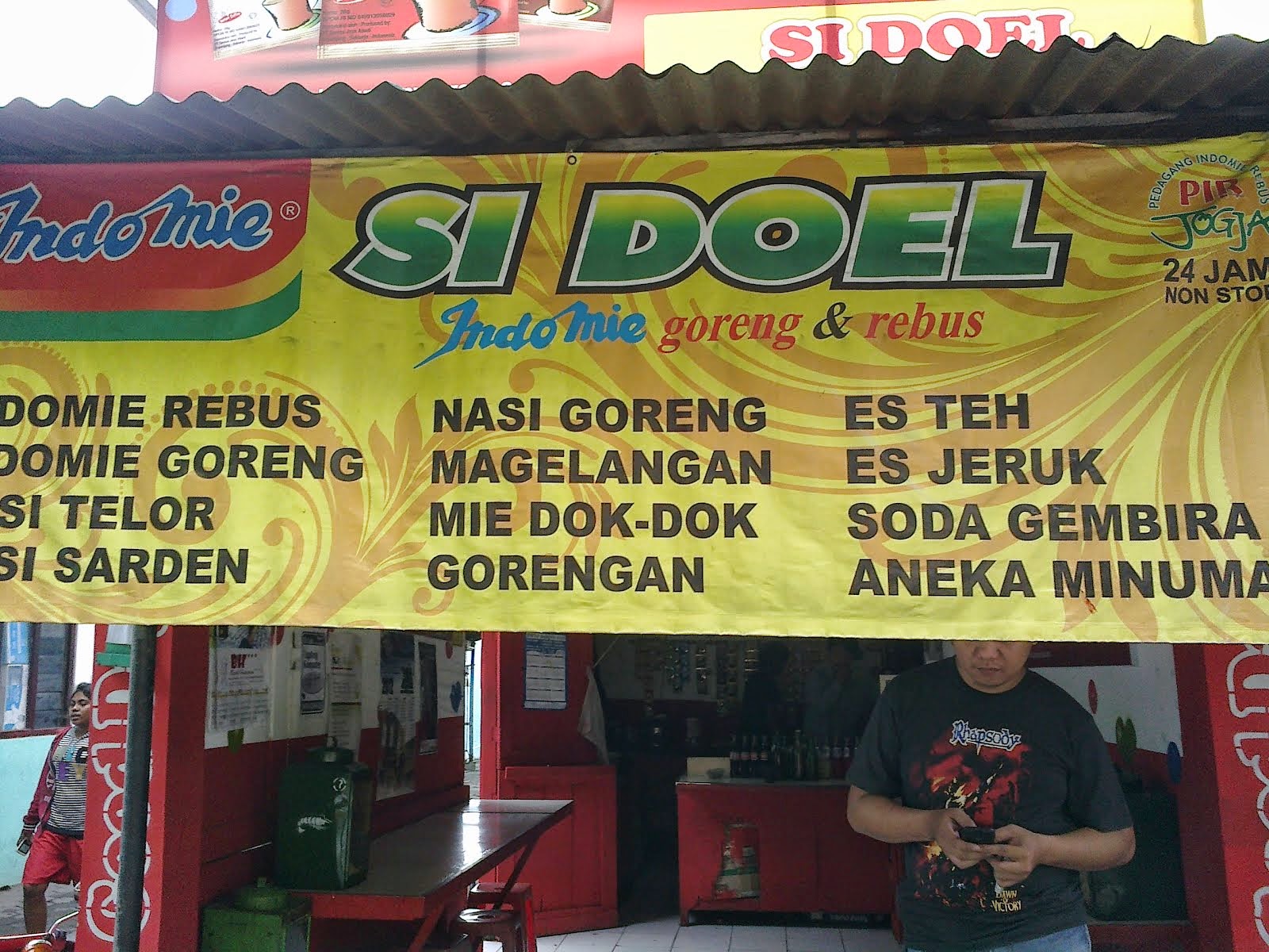 Warung Burjo 5 Makanan yang Paling Dicari Anak Kost Saat Kelaparan Di Malam Hari