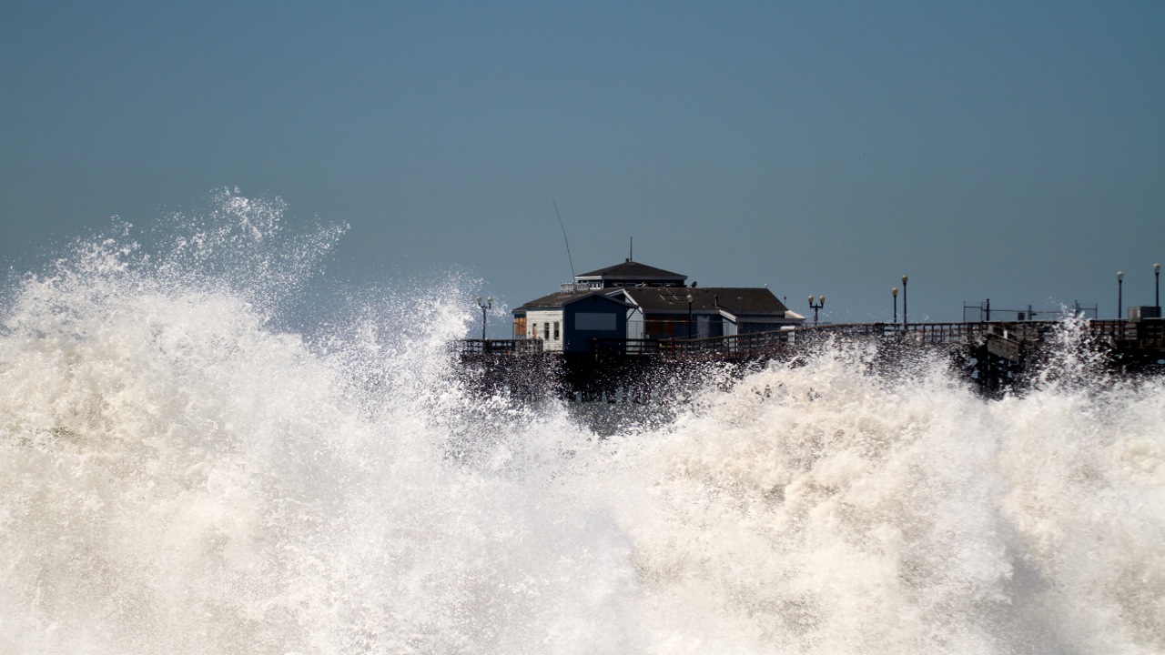 Photos and Stories Big Waves at the Seal Beach Pier