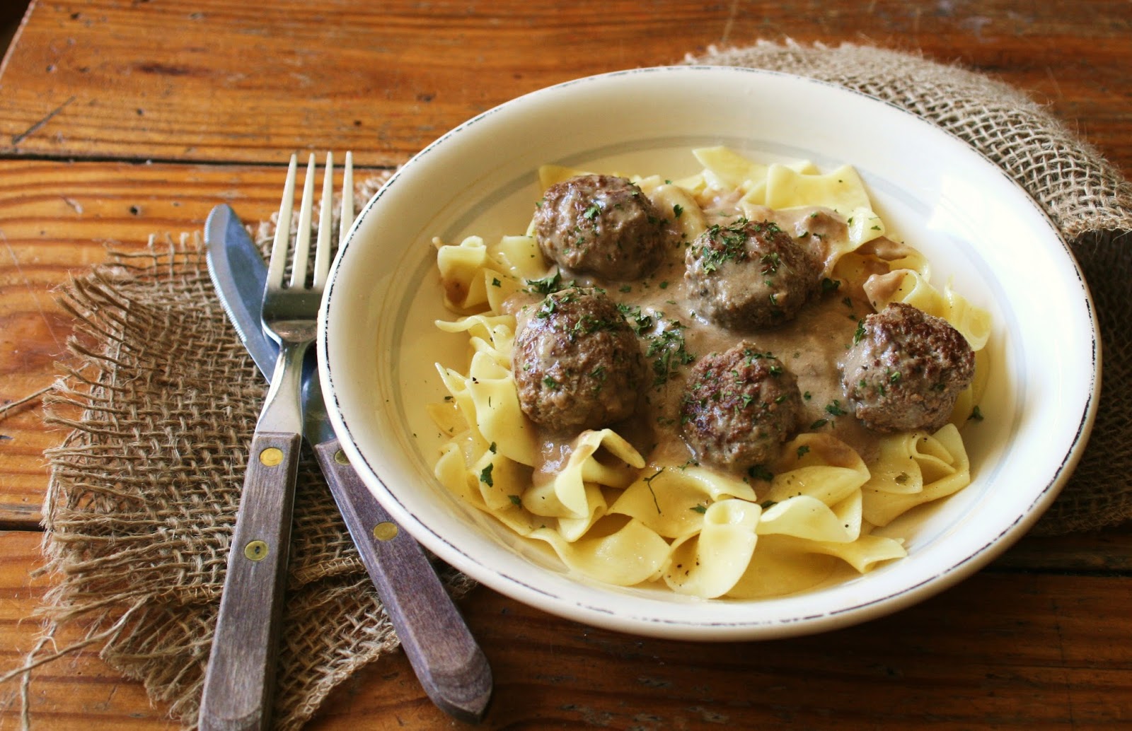 I Thee Cook Slow Cooker Meatballs in Gravy