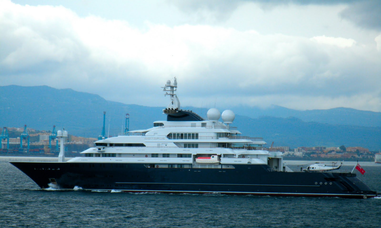 Photo Blog Worlds Largest Yacht Octopus