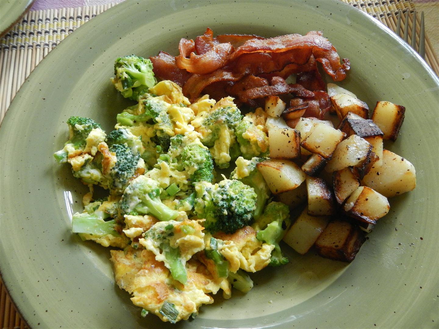 BBQGuam 4Egg Broccoli/Cheese Breakfast Scramble