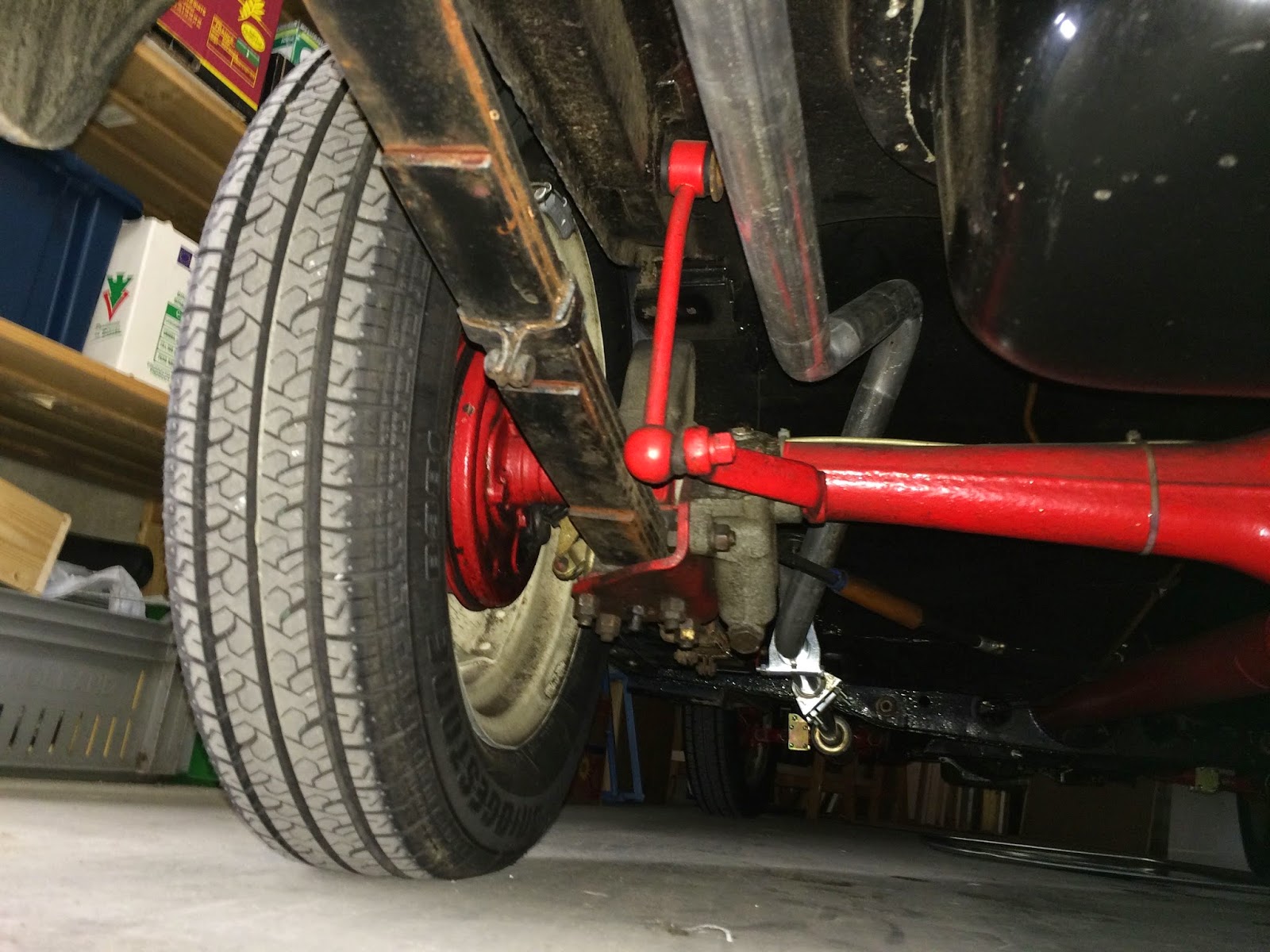 Theo's Morris Minor 1000 Tourer Fitting telescopic shock absorbers rear