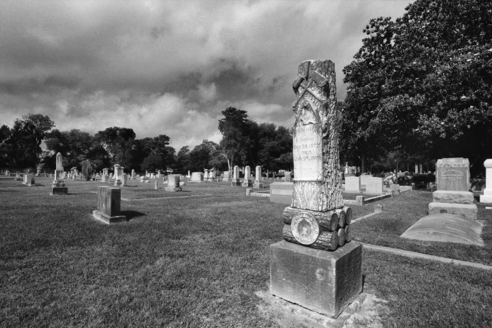 Andrew D. Brosig Photography: Analog Interlude - Oak Grove Cemetery