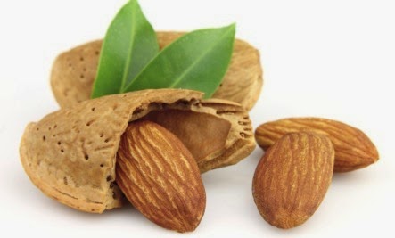 عالم حواء سيدتي فوائد زيت اللوز و البابونج ليدين ناعمتين Almond Oil And Chamomile