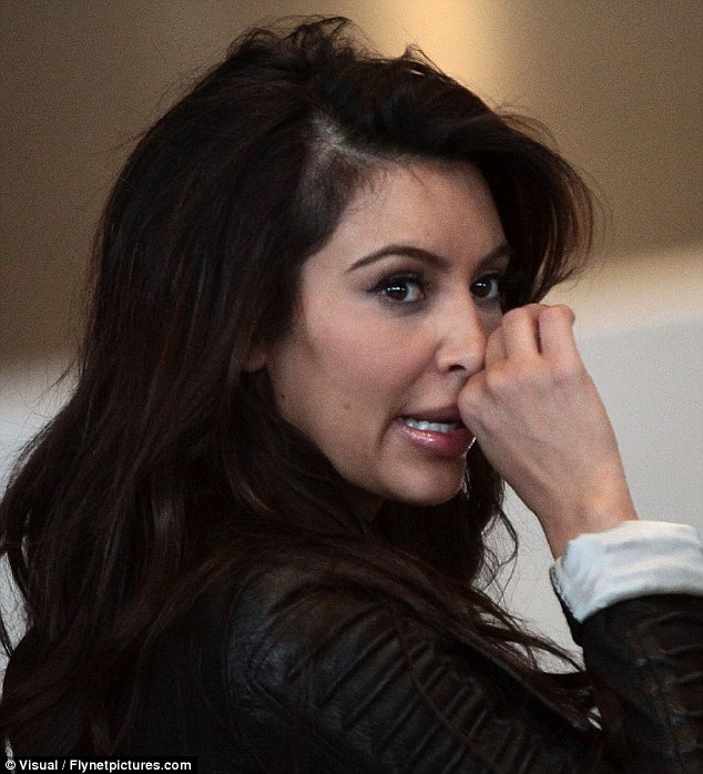 Dailyceleb Quelle Horreur Kim Kardashian Reveals A Large Bald
