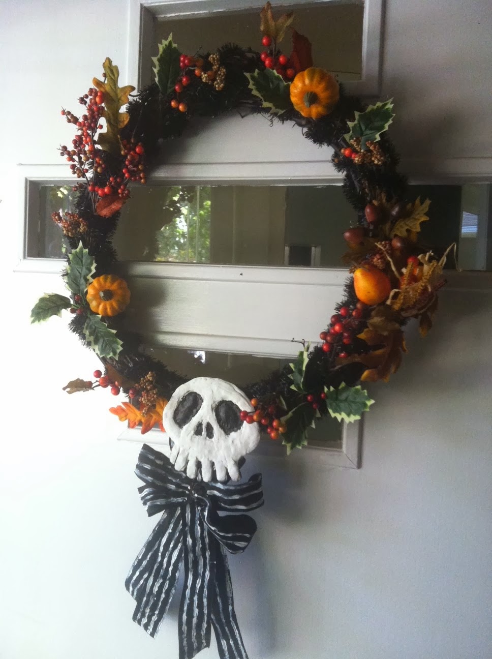 geek with curves Nightmare Before Christmas Wreath HowTo