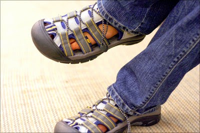 monsoon footwear for mens