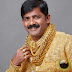 Seorang Pria Di India membuat Baju Dari  Emas untuk cari jodoh 